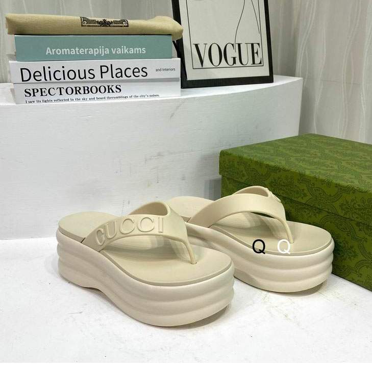 Picture of Gucci Slippers _SKUGuccisz35-40Q01411927